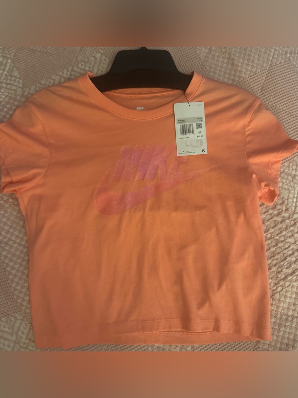 Women’s Nike Tshirt Size XS Coral NWT Short Sleeve